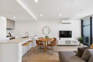 Spacious & Bright Apt near Major Hospital Precinct - Bulleen