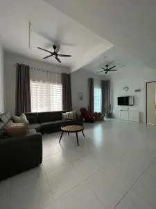 TAMU Homestay 4BR aircond wifi for islam - Kampong Alor Segamat
