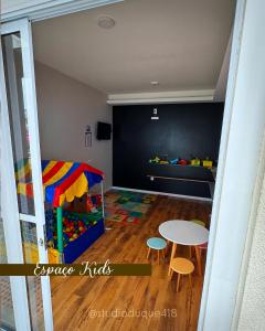 Lindo Apto bem localizado com estacionamento