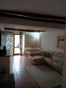 Familiar casa en Letux - Letux