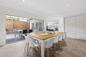 Seaside 3-Bed Home Direct Beach Access