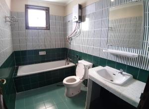 Villa kota bunga puncak bogor ada AC, karoke , water heater, wifi