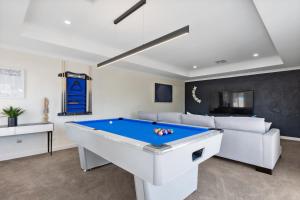 Luxury Riverside Escape with Private Jetty on the Murray River