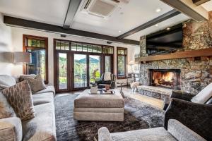 Remodeled 3BR Condo in Bachelor Gulch - Ski in out condo