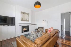 Thirteen= - Heritage Terrace in Battery Point