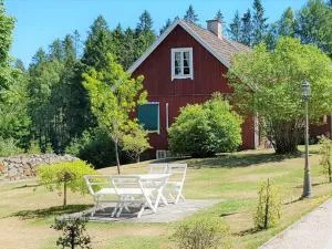 Amazing Home In Vittsjö With 1 Bedrooms - Visseltofta