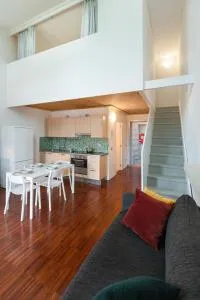 White and Brown Exclusive Loft With Terrace - Free Parking - M2 station - Crescenzago