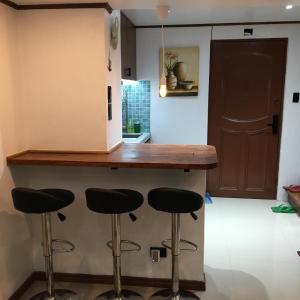 Stay in Manila, Cambridge Village