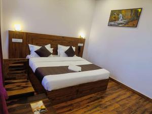 Hotel kasauli view café restaurant open terrace mountain view