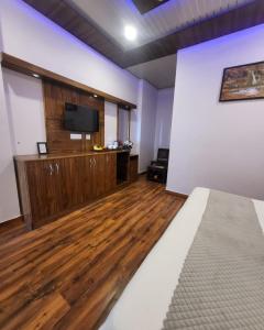 Hotel kasauli view café restaurant open terrace mountain view