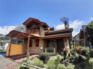 Villa puncak bogor di kota bunga 2 BR ada karoke - 3hvězdičkové hotely ve městě Cikundul