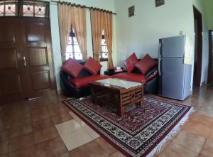 Villa puncak bogor di kota bunga 2 BR ada karoke