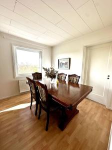 Workers Home 10-rooms near Volvo