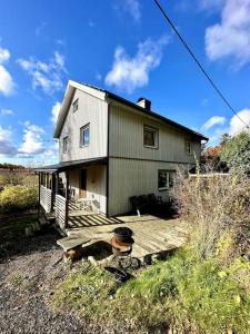 Workers House Near Volvo