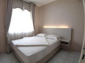 Villa kota bunga puncak bogor 4 kamar ada ac