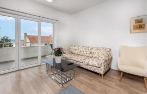 1 Bedroom Stunning Apartment In Dramalj