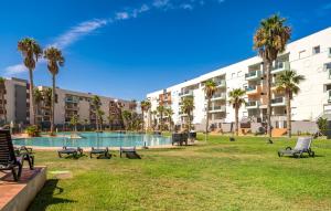 Stunning Apartment In Almerimar With Kitchen