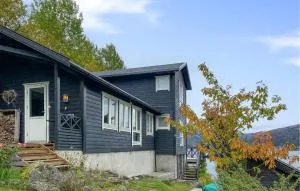 4 Bedroom Nice Home In Deknepollen - Bryggja