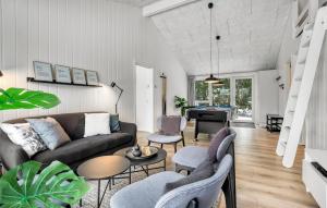 Amazing Home In Væggerløse With Sauna