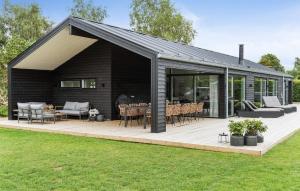 Amazing Home In Væggerløse With Sauna