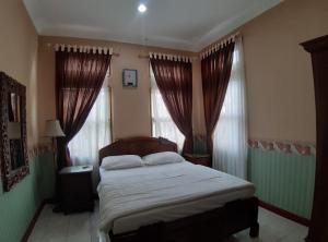 Villa puncak bogor di kota bunga 4 kamar ada kolam