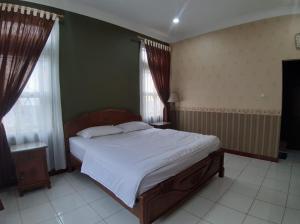 Villa puncak bogor di kota bunga 4 kamar ada kolam