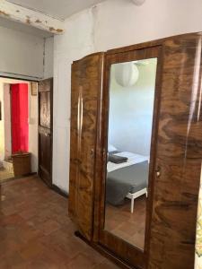 Relai de randonnées pédestres, cévenoles, bassin en eau de source, randonnées dânes abreuvoir et enclos