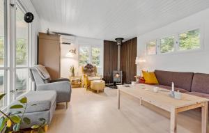 Lovely Home In Sjællands Odde With Wifi
