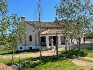 Casa Rural La Charquera - La Parrilla