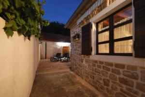 House Cirrus