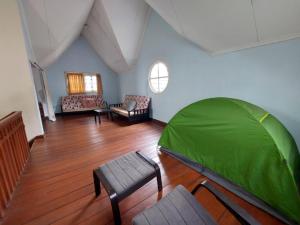 Villa puncak bogor kota bunga 3 kamar ada karoke