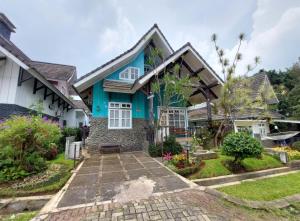 Villa puncak bogor kota bunga 3 kamar ada karoke
