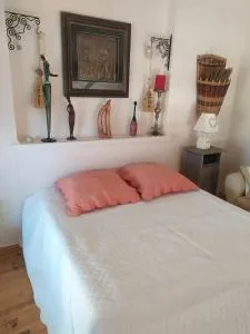 Studio confortable à Veyras avec jardin et piscine - Coux