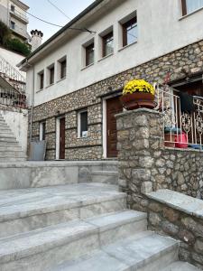 Oikia Apozari MIKROS FILIPPOS