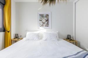 A&N Terrace Coast Apartment with Pool & Parking