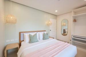 Alesea Tammocalao La Beachfront Villa - Jacuzzi, Two Pools