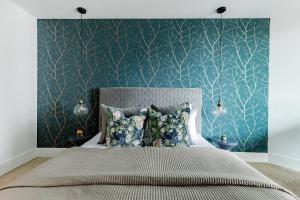 BEST THAMES VIEWS in TOWN! LARGE LUXXE NOMAD DESIGN FAMILY HOMES المساحة والأناقة تلتقي مع الراحة العربية