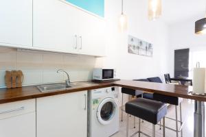 Home2Book Sunny & Cozy Apt, Communal Pool