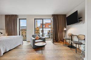 Suite L with balcony room in Limehome Berlin Prenzlauer Allee