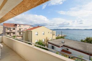 Spacious apartment near the Sea