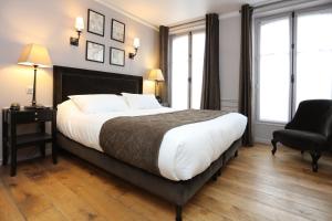 Deluxe Double or Twin Room with Balcony room in Hotel Saint-Louis Pigalle