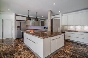 Palm Tree House 5 Bedroom In Central Canggu