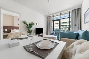 Chic Living 1 BHK with Beach Access