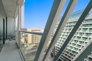 Chic Living 1 BHK with Beach Access