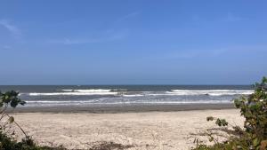 Casa com piscina a 200m da Praia - Império Correia - Itapoá