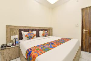 FabHotel Dev Palace