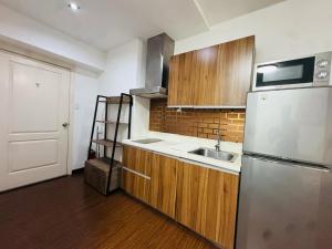 Makati City Studio with Balcony Near Bgc And Airport