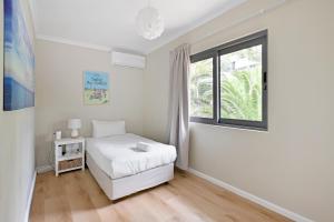 Luxurious Camps Bay Escape Pool, Garden & Spectacular Views