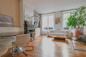 Spacious apartment in central Paris