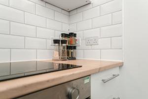 4 Beds - City Gateway Getaway